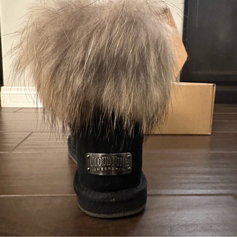 Cloud Nine Rocco Booties. NEW in box. NWT - Picture 7 of 7